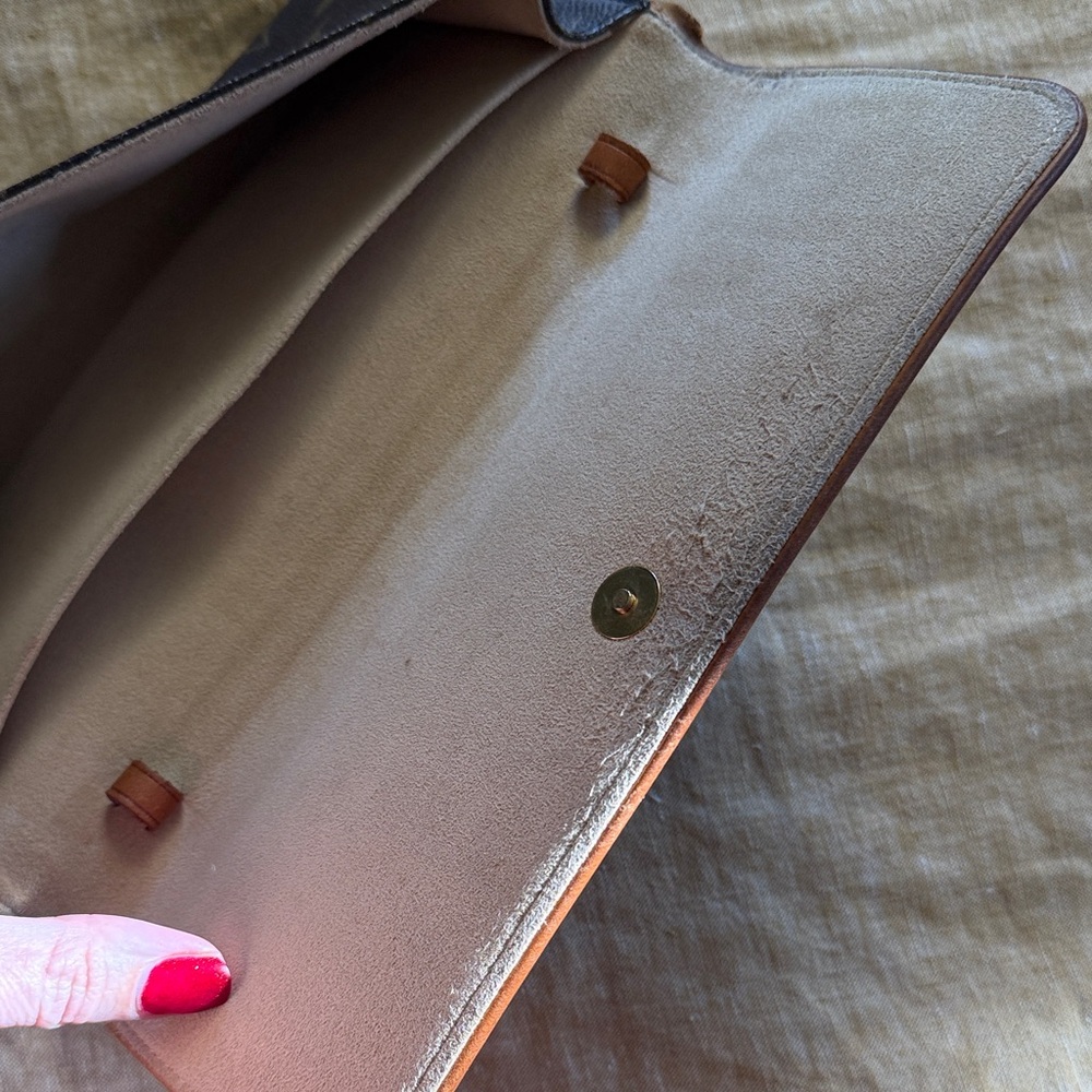 Louis Vuitton monogram crossbody or clutch - Picture 16 of 17